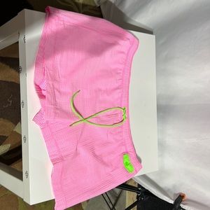 VineyardVines women’s water shorts pink and white size XL